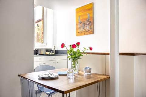 Dining area, kitchen