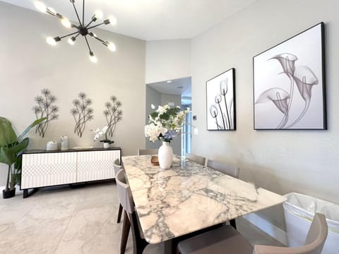 Disneyland Vineyard Villa 6Bed 4Bath Game House in Anaheim