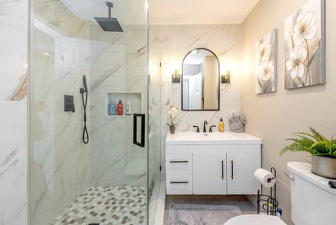 Disneyland Vineyard Villa 6Bed 4Bath Game House in Anaheim