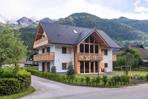 Property building, Facade/entrance, Day, Property logo or sign, Natural landscape