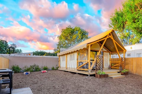 Urban Oasis Luxe Glamping with King Bed & BBQ Luxury tent in Glendora