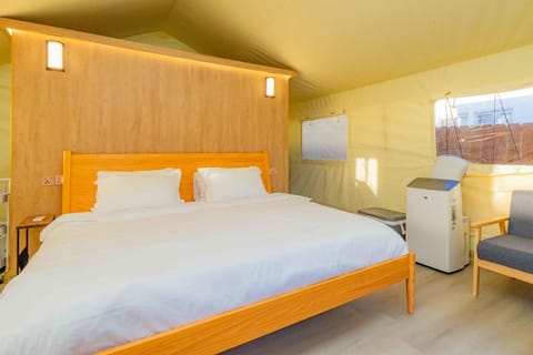 Urban Oasis Luxe Glamping with King Bed & BBQ Luxury tent in Glendora