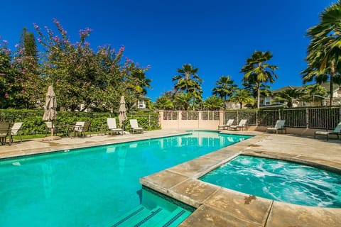 Stunning 3br 3ba Corner Unit Villa of Kamalii, AC, Pool, Hot Tub Unit 23 Apartment in Puupehu