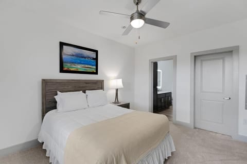 Overlook 3205 Modern Luxury Parking Apartment in Farragut