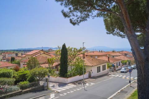 Neighbourhood, Natural landscape, Sea view