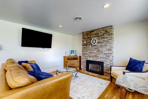 Whidbey Way Beach House House in Oak Harbor