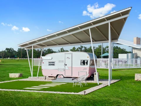 Blue Skies Retro Resort Pool-Fireplace Campground/ 
RV Resort in Rio Grande