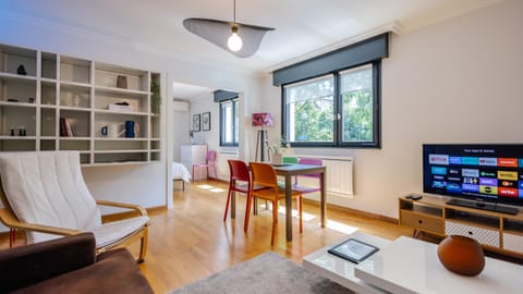 Communal lounge/ TV room, TV and multimedia, Living room, Seating area
