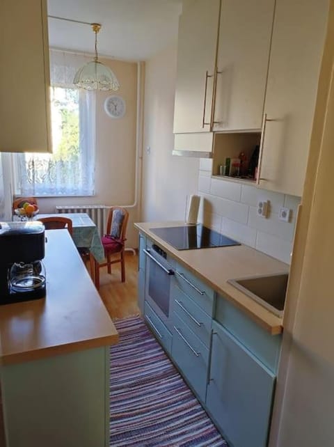 Kitchen or kitchenette, Dining area, pet friendly, stove, toaster