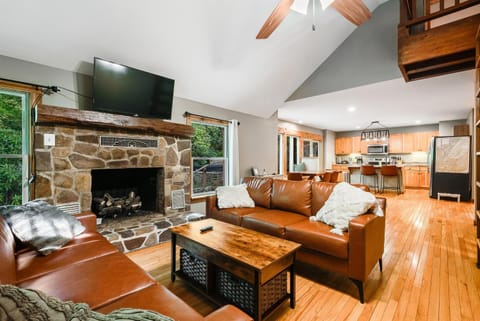 Highland Cabin 4BD/2BR near Harrisonburg VA Cabin in Rawley Springs