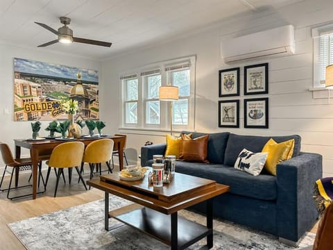 Step into School Spirit at the Golden Dome Getaway House in South Bend