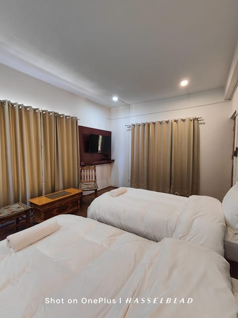 TV and multimedia, Photo of the whole room, Bedroom
