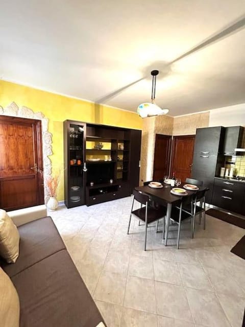 Trilocale sul mare con ampia veranda coperta House in Sardinia