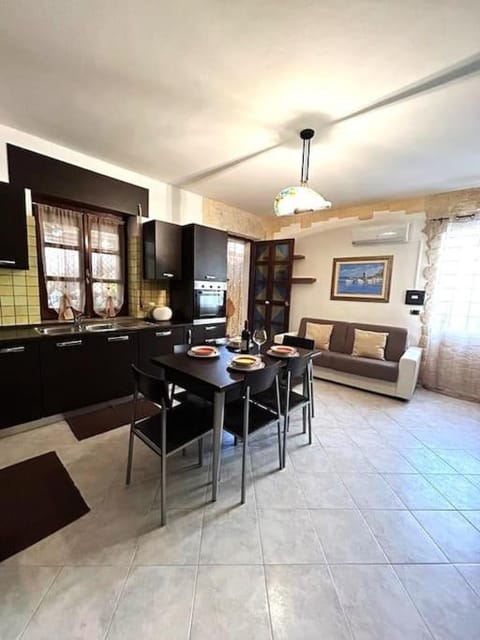 Trilocale sul mare con ampia veranda coperta House in Sardinia