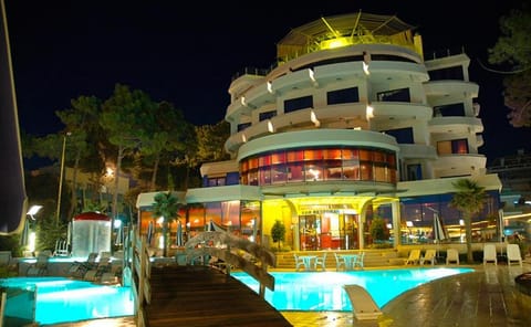 Property building, Night, Pool view, Swimming pool, sunbed