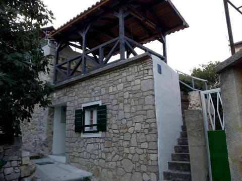 Šparoga - Dalmatian stone house for holiday House in Tisno