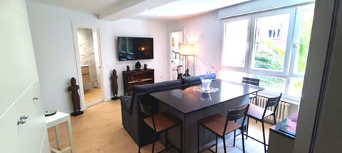 TV and multimedia, Living room, Dining area