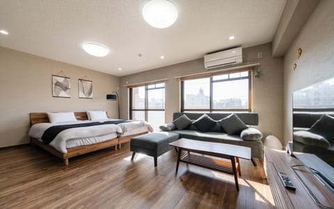 Bed, Living room, Photo of the whole room, Seating area, Bedroom
