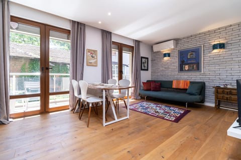 Living room, Seating area, Dining area