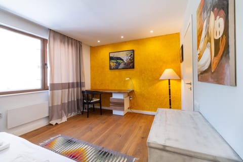 Photo of the whole room, Seating area, Bedroom