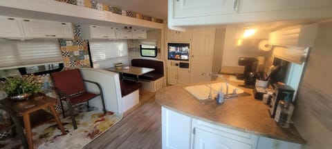 Logan Martin Lake Sunroom Campground/
RV Resort in Logan Martin Lake