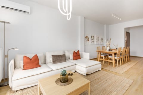 Living room, Seating area, Dining area, air conditioner