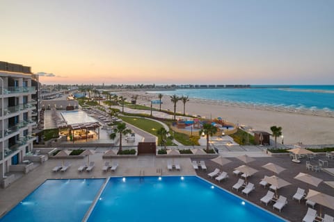 Property building, Bird's eye view, Swimming pool