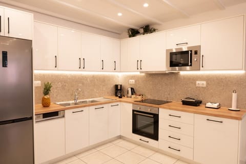 Garitsa Luxury Nest House in Corfu