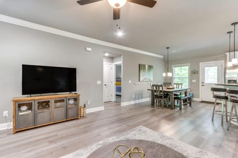 Eureka Springs Family Home - half Mi to Marina! House in Carroll County