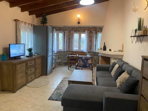 Villa Reni House in Limenaria