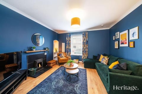 Communal lounge/ TV room, Living room, flat iron