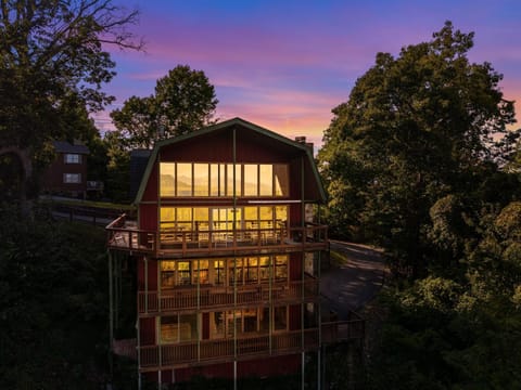 Smoky Mountain High chalet Chalet in Gatlinburg