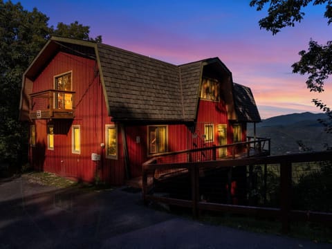 Smoky Mountain High chalet Chalet in Gatlinburg