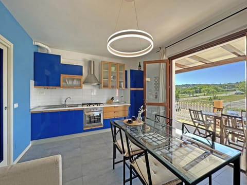 View (from property/room), Kitchen or kitchenette, Dining area, pet friendly, stove