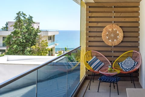 Day, Natural landscape, View (from property/room), Balcony/Terrace, Seating area, Sea view