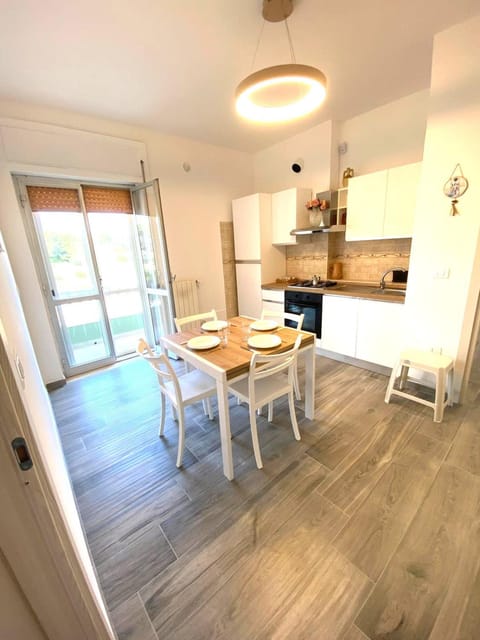 Living room, Lunch, oven, stove, kitchen