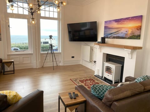 Sea Forever Oceanfront Home Perfectly Saltburn Apartment in Saltburn-by-the-Sea