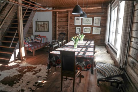 Seating area, Dining area