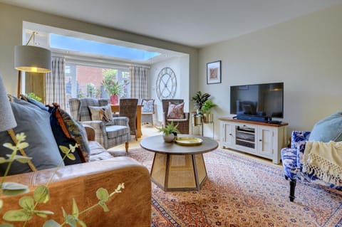 TV and multimedia, Living room, Dining area