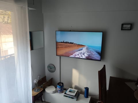 Appartement équipé, Roquebrune Menton plage mer . Apartment in Roquebrune-Cap-Martin