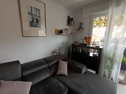 Appartement équipé, Roquebrune Menton plage mer . Apartment in Roquebrune-Cap-Martin