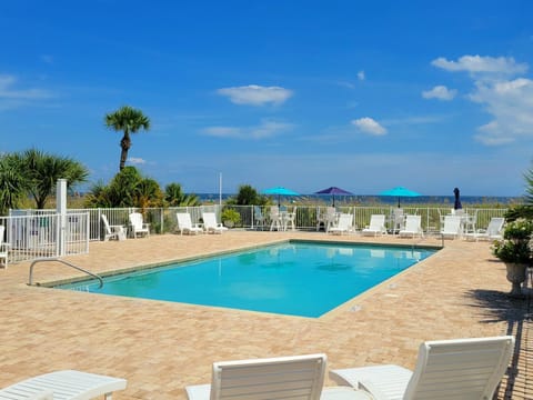 Desoto Beach Club by Tybee Vacation Rentals Apartment in Tybee Island