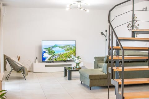 TV and multimedia, Living room