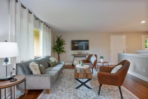 Arvada Getaway - Yard, Foosball & Room for 11 House in Arvada