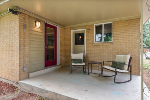 Arvada Getaway - Yard, Foosball & Room for 11 House in Arvada