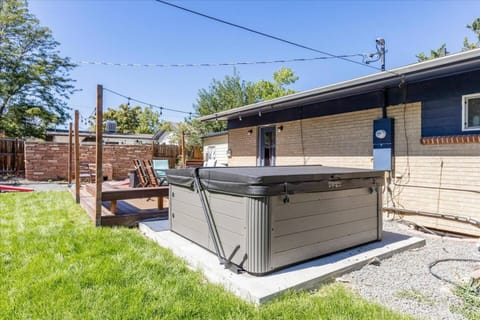 Arvada home w hot tub & BBQ House in Wheat Ridge