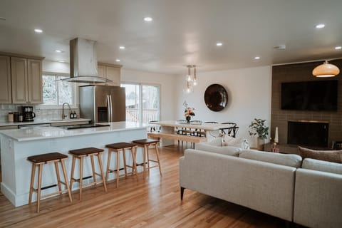 Hot Tub House with BBQ Deck and Workspace House in Greenwood Village