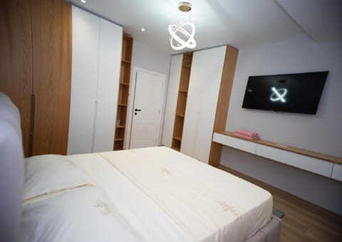 Bed, TV and multimedia, Photo of the whole room, Bedroom, wardrobe