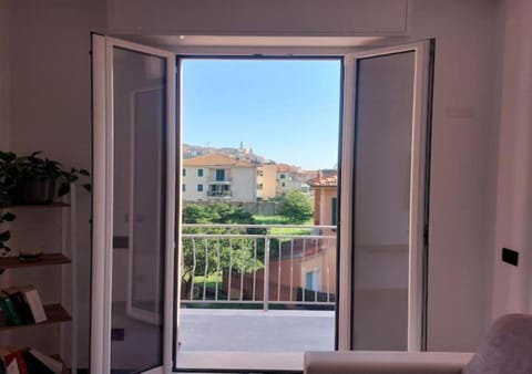 Natural landscape, Balcony/Terrace, Living room, Seating area, City view