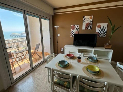 TV and multimedia, Balcony/Terrace, Living room, Dining area